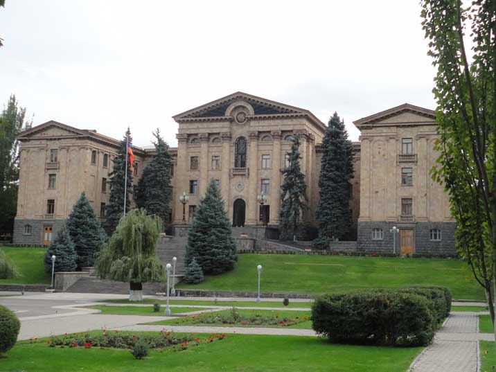 ԱԺ նիստ. Ուղիղ միացում