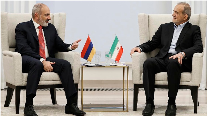 Փաշինյանը հանդիպել է Իրանի նախագահին (լուսանկարներ)