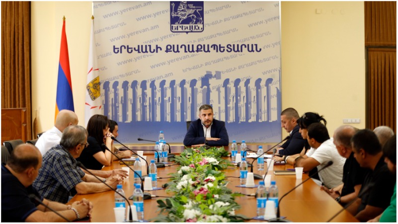Արմեն Փամբուխչյանը հանդիպել է  մարզադպրոցների տնօրենների հետ և տվել մի շարք հանձնարարականներ