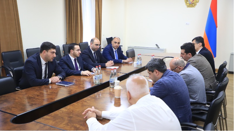 Մխիթար Հայրապետյանն ընդունել է կապի հայաստանյան օպերատորների ներկայացուցիչներին