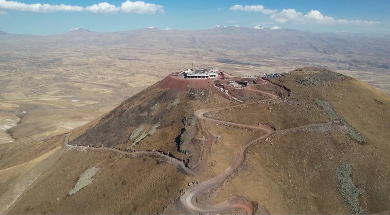 Մեկնարկել է Հիսուս Քրիստոսի մոնումենտալ արձան - համալիրի կառուցման պատմական գործընթացը՝ 2500 մետր բարձրության վրա