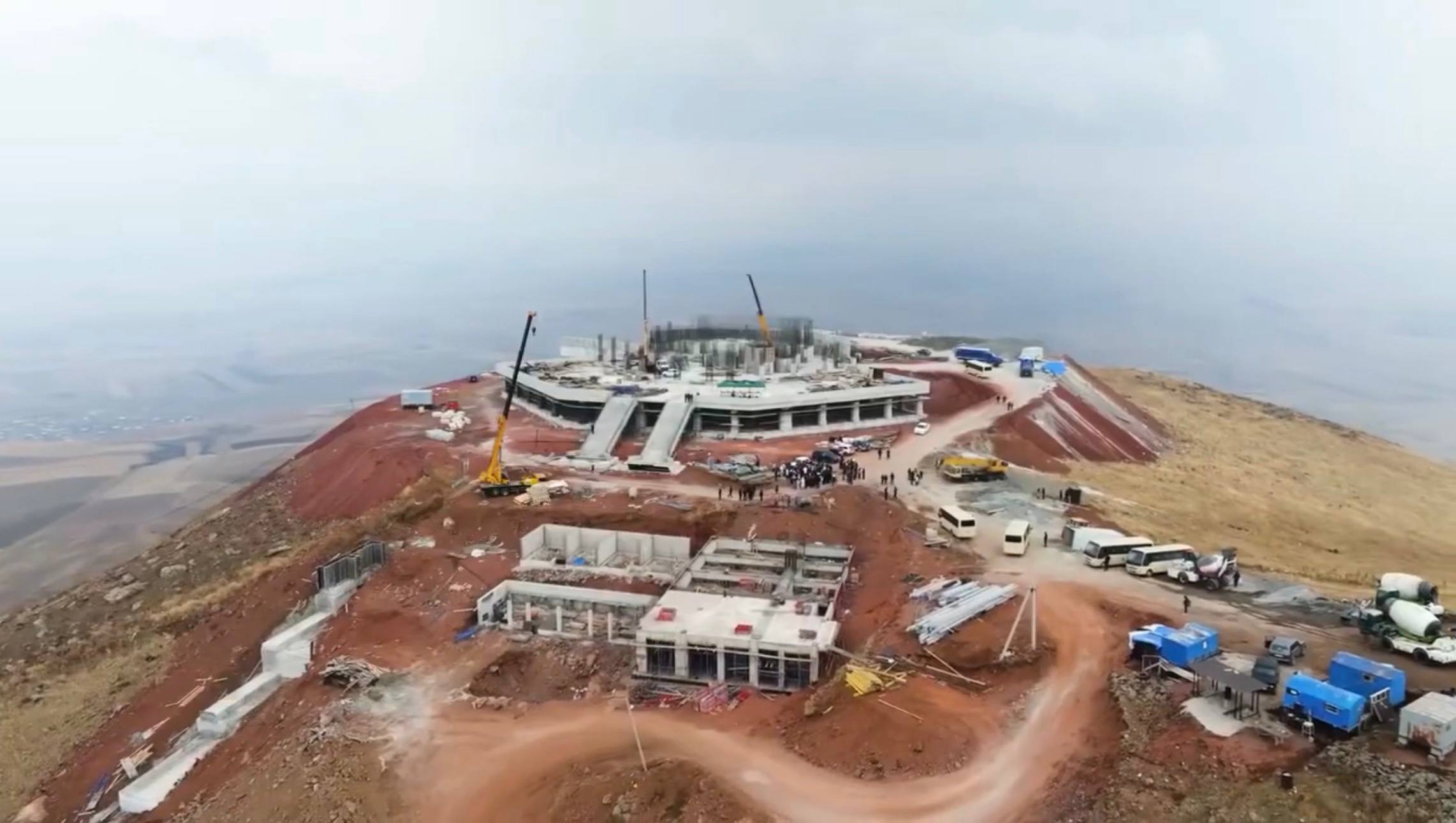 Հիսուս Քրիստոսի մոնումենտալ արձանի շինաշխատանքներին մասնակցողների թիվը շարունակաբար աճում է