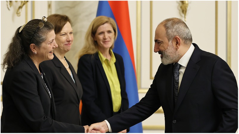 Փաշինյանն ընդունել է Սամանթա Փաուերի գլխավորած պատվիրակությանը (լուսանկարներ)