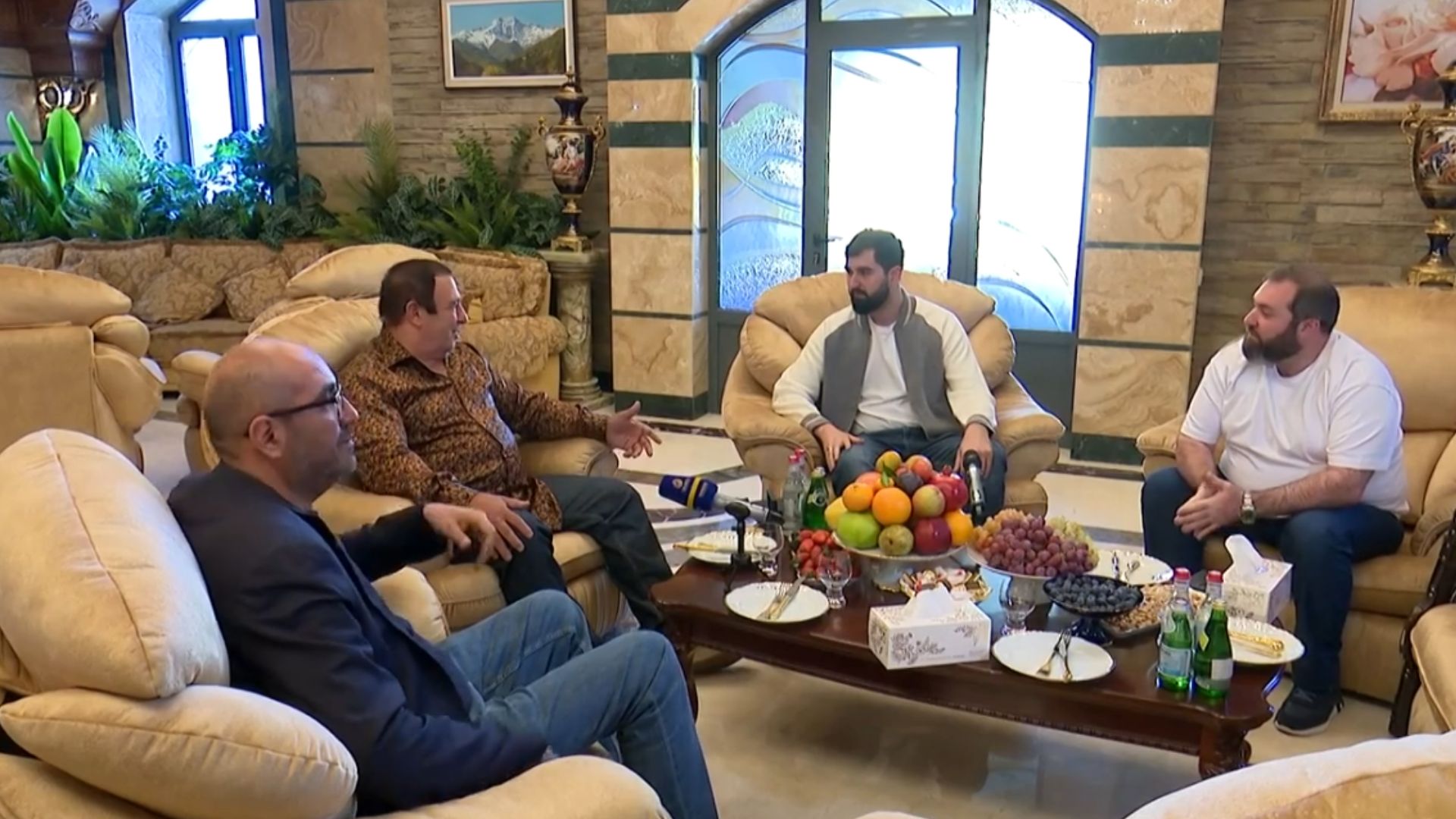 Գագիկ Ծառուկյանը հյուրընկալել է աշխարհի չեմպիոն Իոսիֆ Աբրամովին․ նա հանդես կգա Հայաստանի դրոշի ներքո (տեսանյութ)