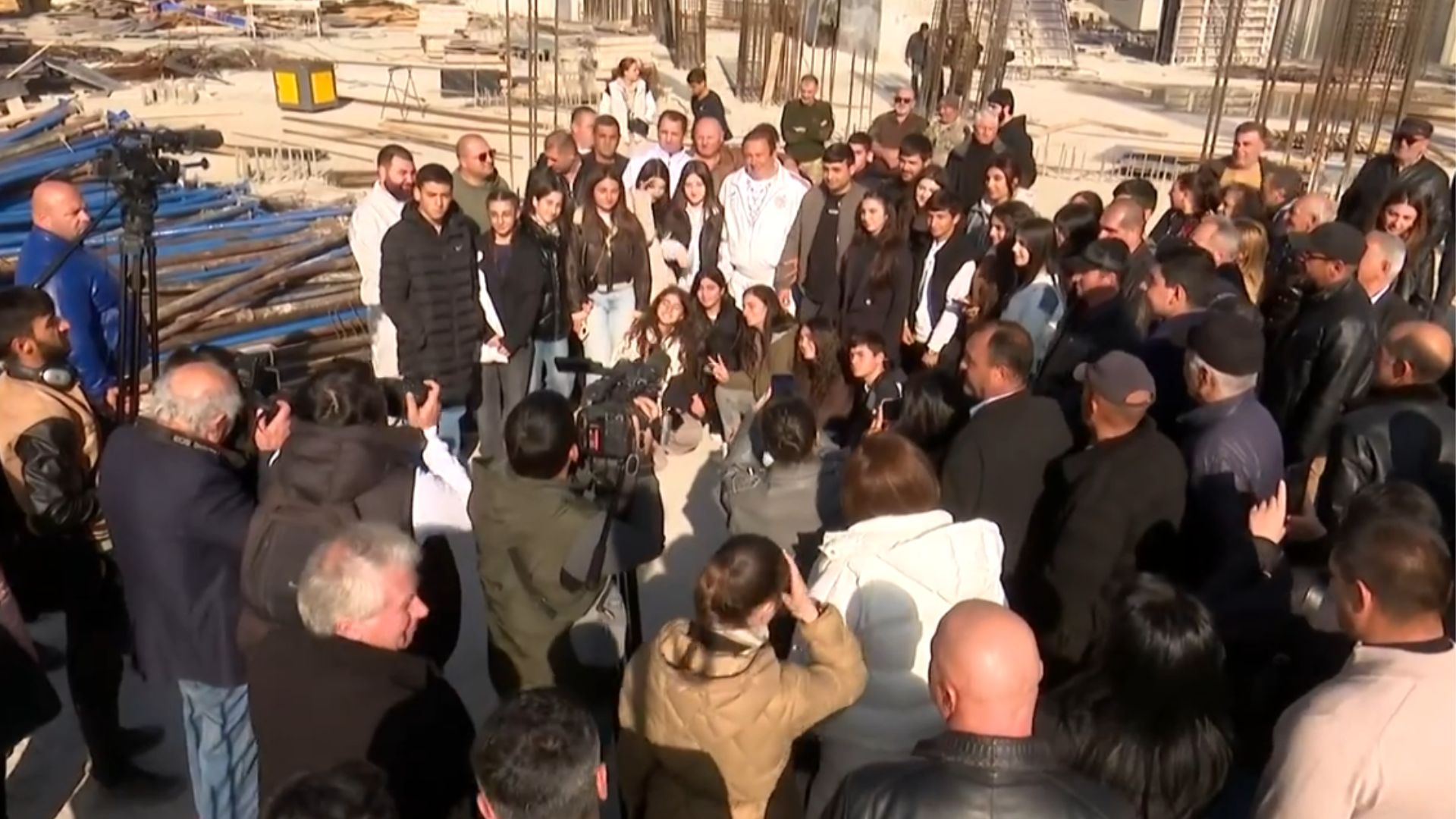 «Հայոց Արծիվները» միացել են Հատիս լեռան վրա ընթացող շինարարական աշխատանքներին (տեսանյութ)