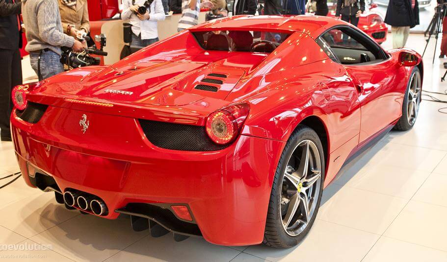 017ba1f2cd0c7bea57d0img_cvila_20151001-182945_imagenes_md_otras_fuentes_ferrari-458-spider-strips-for-romania_12-kjvE--911x683@MundoDeportivo-Web.jpg