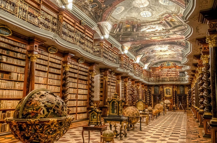 b989d43f3fc69638eb12Klementinumlibrary01.jpg