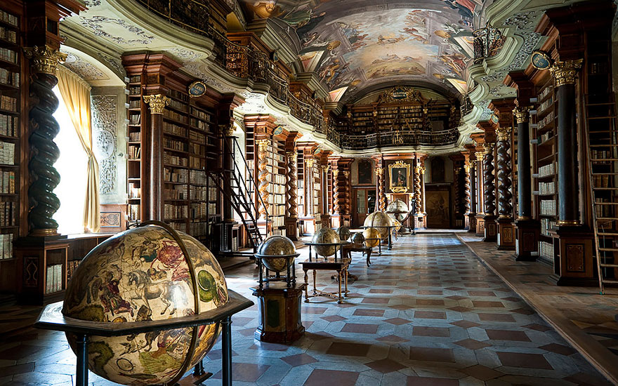 ed89f428a59302aa3c5cKlementinumlibrary05.jpg