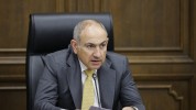 «Սրբազան հոր» աշխատանքային գործիքները. վարչապետը լուսանկարներ է հրապարակել